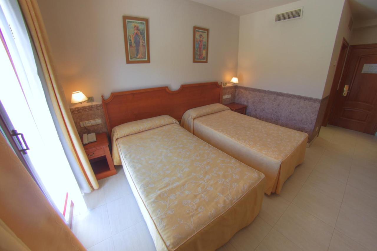 Hotel Avenida Beas de Segura Quarto foto